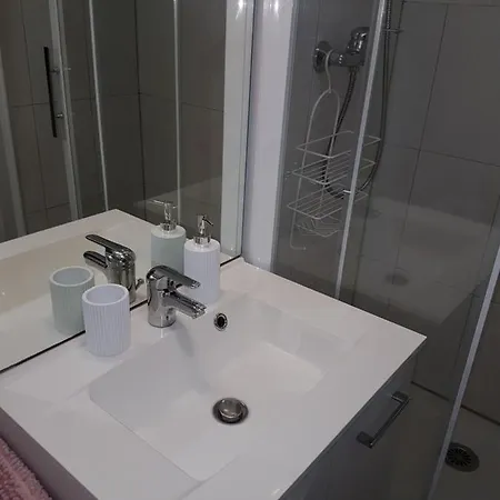 Апартаменты Au Coeur De St Leu Hyper Centre *